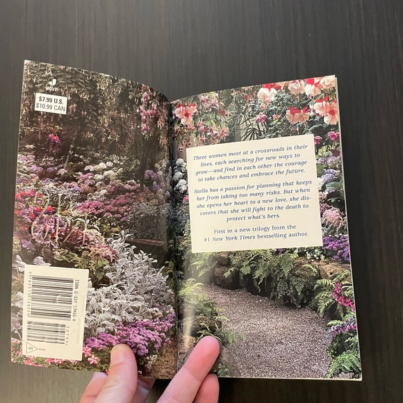 Nora Roberts Blue Dahlia - Picture 2 of 3